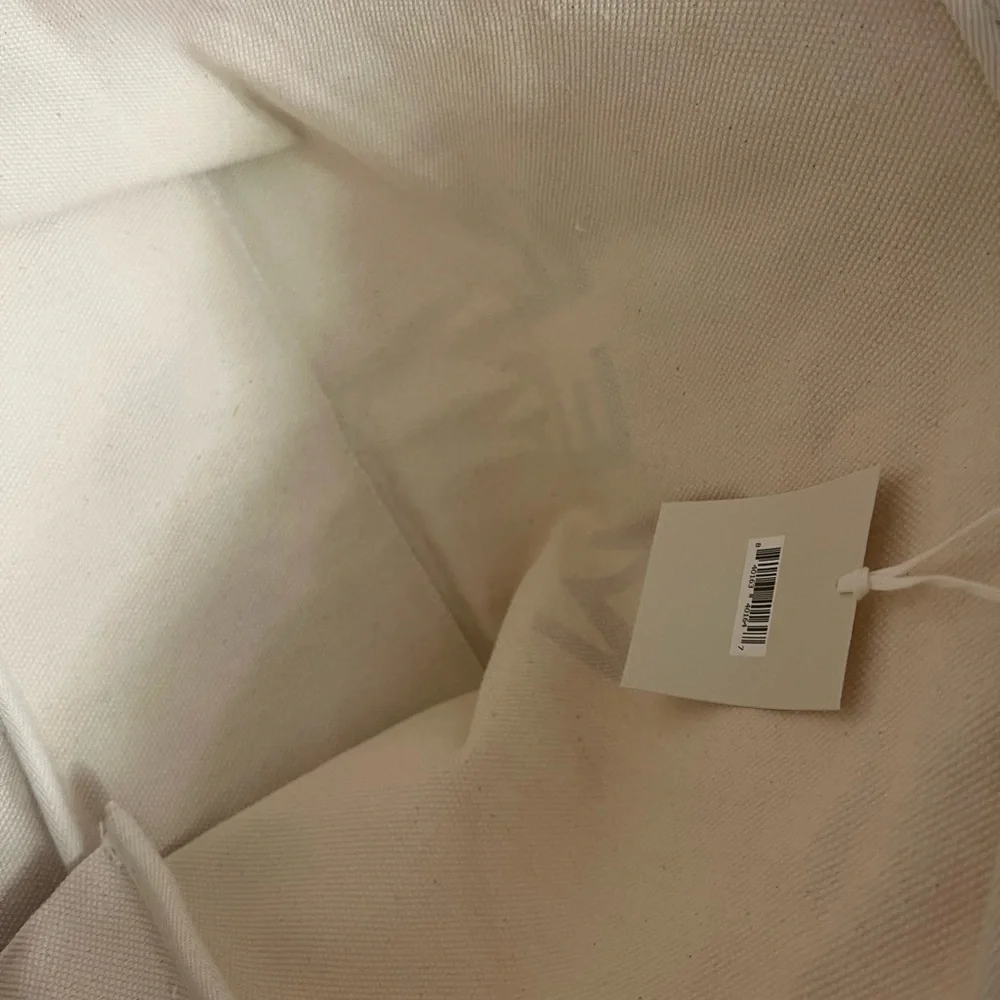 Merit The Everything Cream Bag - Picture 7 of 13